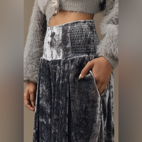 NWT! By Anthropologie Blue Crushed Velvet Wide-Leg Pull-On Pants - Large ☁️ - Picture 4 of 6